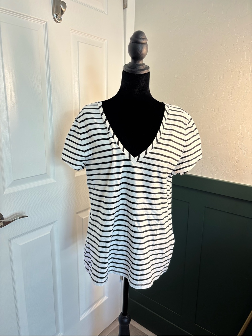 INC International Concepts XXL Black White Striped V-Neck Cotton Tee NWT